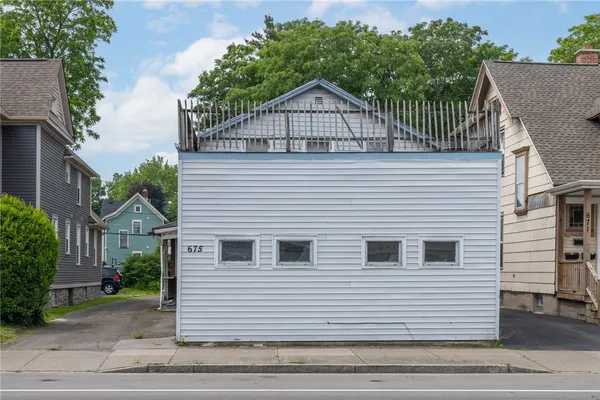 $1,800 | 675 South Clinton Avenue, Rochester, NY 14620