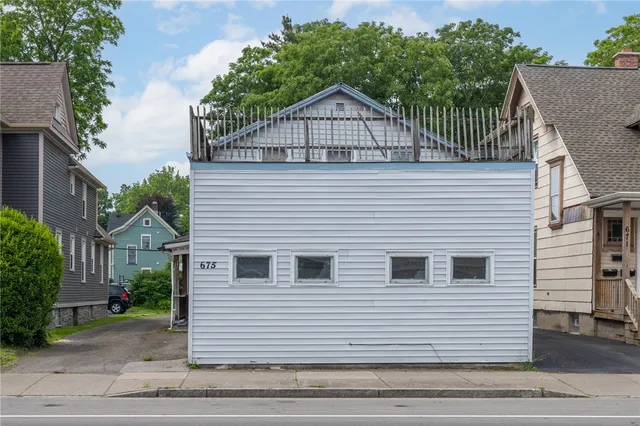 $1,300 | 675 South Clinton Avenue, Rochester, NY 14620
