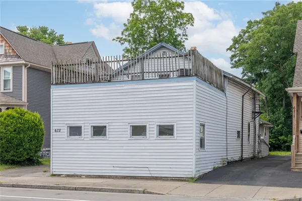 $1,800 | 675 South Clinton Avenue, Rochester, NY 14620