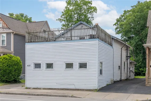 $1,300 | 675 South Clinton Avenue, Rochester, NY 14620