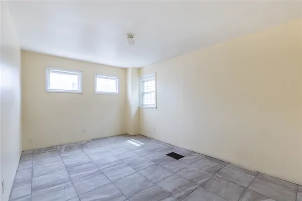 $1,800 | 675 South Clinton Avenue, Rochester, NY 14620