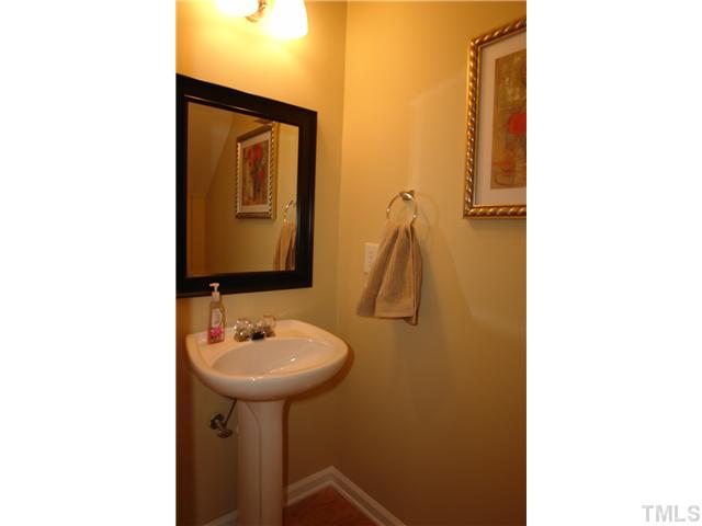 8264 City Loft Court Raleigh, NC 27613 - Photo 4 of 20 Gallery Image 4