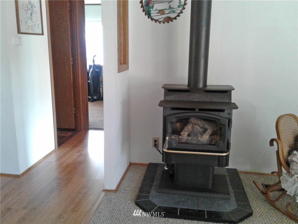 18230 Wakly Lane Southwest Rochester, WA 98579 - Photo 4 of 25