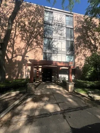 $1,625 | 5800 Oakwood Drive, Unit 5G, Lisle, IL 60532