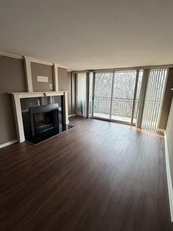 $1,625 | 5800 Oakwood Drive, Unit 5G, Lisle, IL 60532