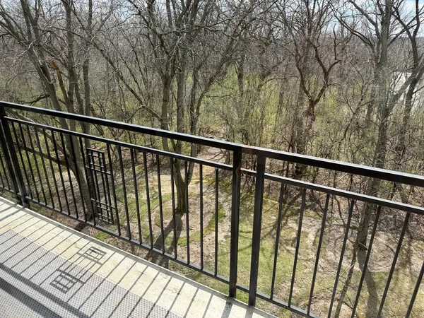 $1,625 | 5800 Oakwood Drive, Unit 5G, Lisle, IL 60532