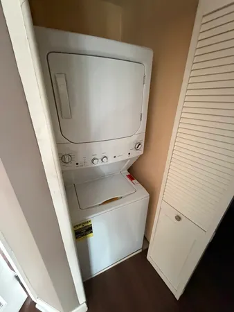 $1,625 | 5800 Oakwood Drive, Unit 5G, Lisle, IL 60532
