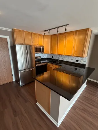 $1,625 | 5800 Oakwood Drive, Unit 5G, Lisle, IL 60532