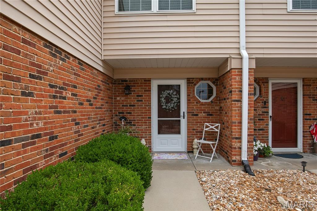 1304 Tahoe Valley Court Ballwin, MO 63021 - Photo 2 of 20