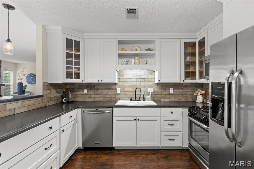 1304 Tahoe Valley Court Ballwin, MO 63021 - Photo 9 of 20