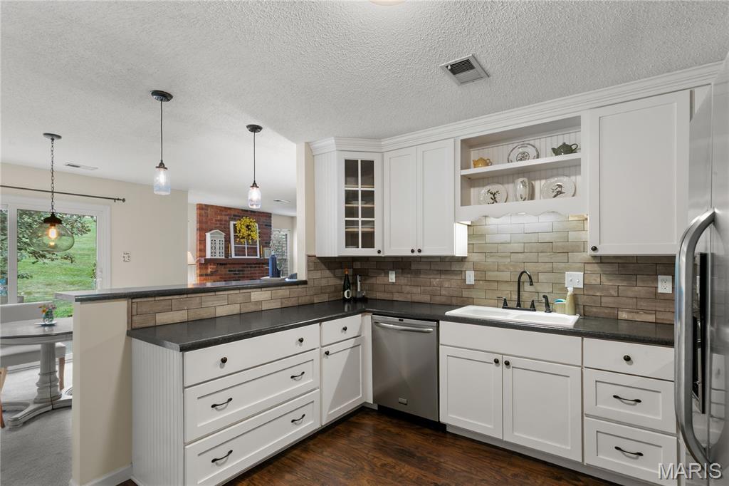 1304 Tahoe Valley Court Ballwin, MO 63021 - Photo 10 of 20