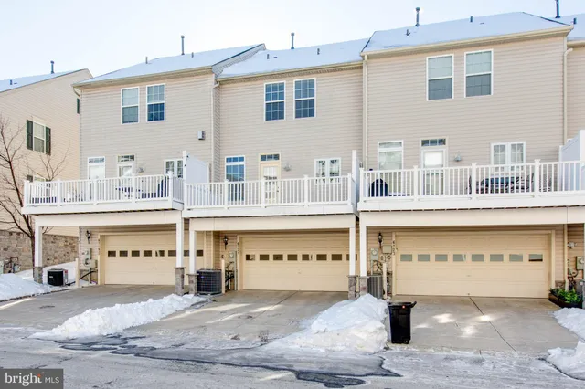 $3,100 | 6721 Caleb Dorsey Square, Unit 35, Elkridge, MD 21075