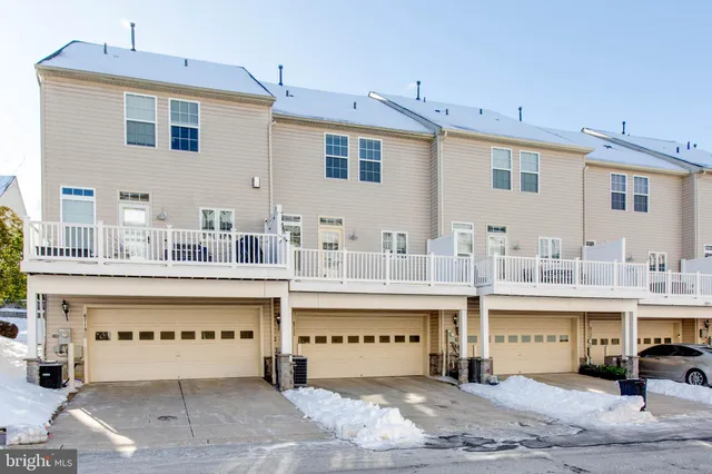 $3,100 | 6721 Caleb Dorsey Square, Unit 35, Elkridge, MD 21075