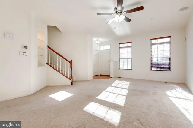 $3,100 | 6721 Caleb Dorsey Square, Unit 35, Elkridge, MD 21075