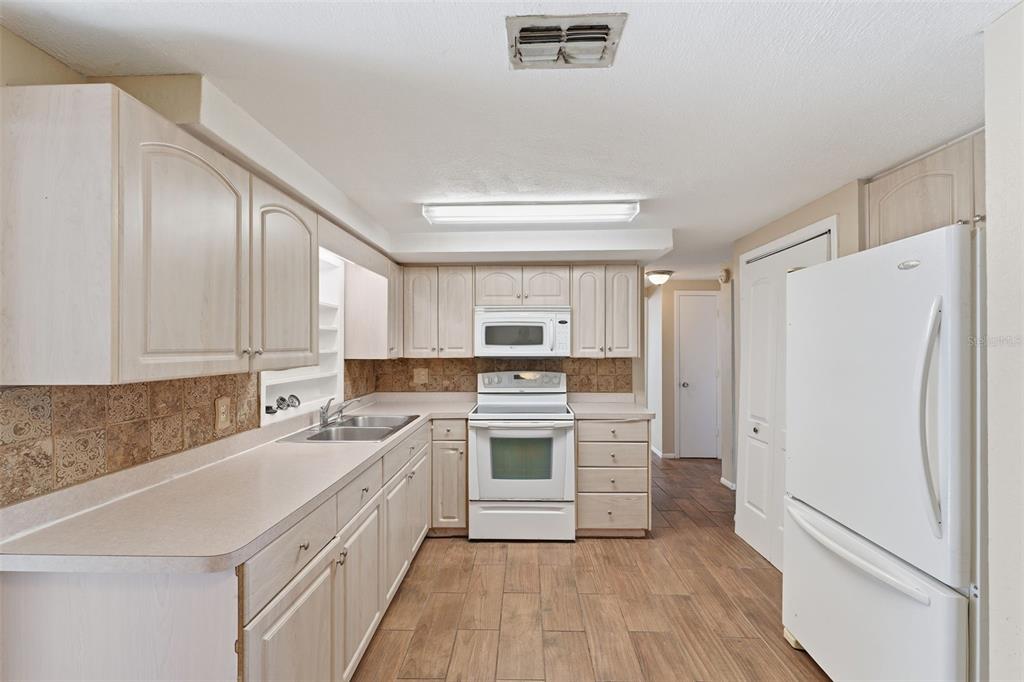 10814 Fillmore Avenue Port Richey, FL 34668 - Photo 10 of 24 Gallery Image 10
