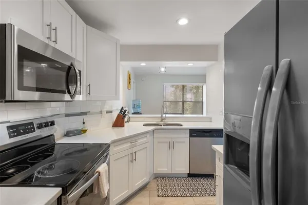$2,000 | 14733 Norwood Oaks Drive, Unit 201, Tampa, FL 33613