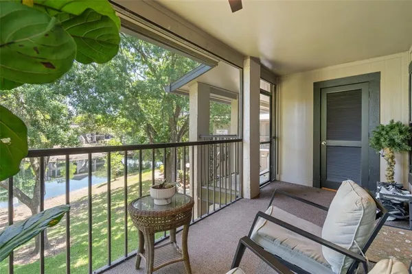 $2,000 | 14733 Norwood Oaks Drive, Unit 201, Tampa, FL 33613