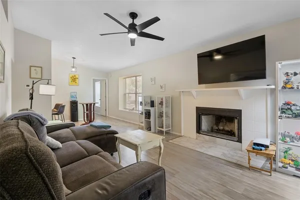 $2,000 | 14733 Norwood Oaks Drive, Unit 201, Tampa, FL 33613