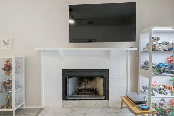 $2,000 | 14733 Norwood Oaks Drive, Unit 201, Tampa, FL 33613