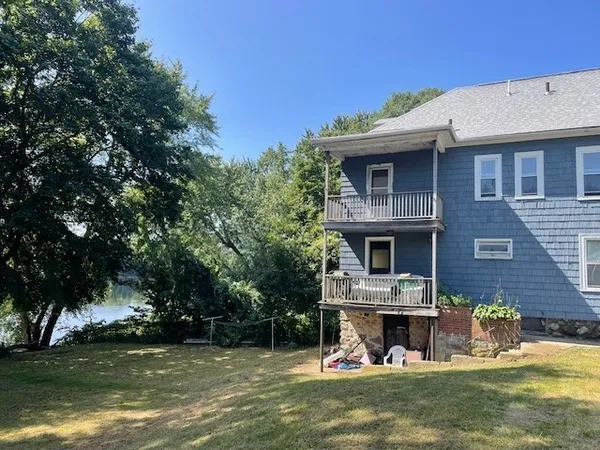 $2,400 | 86 Margin Street, Unit 2, Haverhill, MA 01832