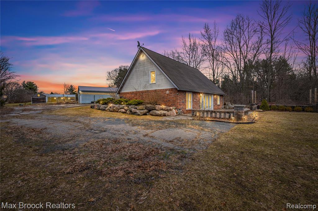 5186 Pinckney Road Howell, MI 48843 - Photo 2 of 70