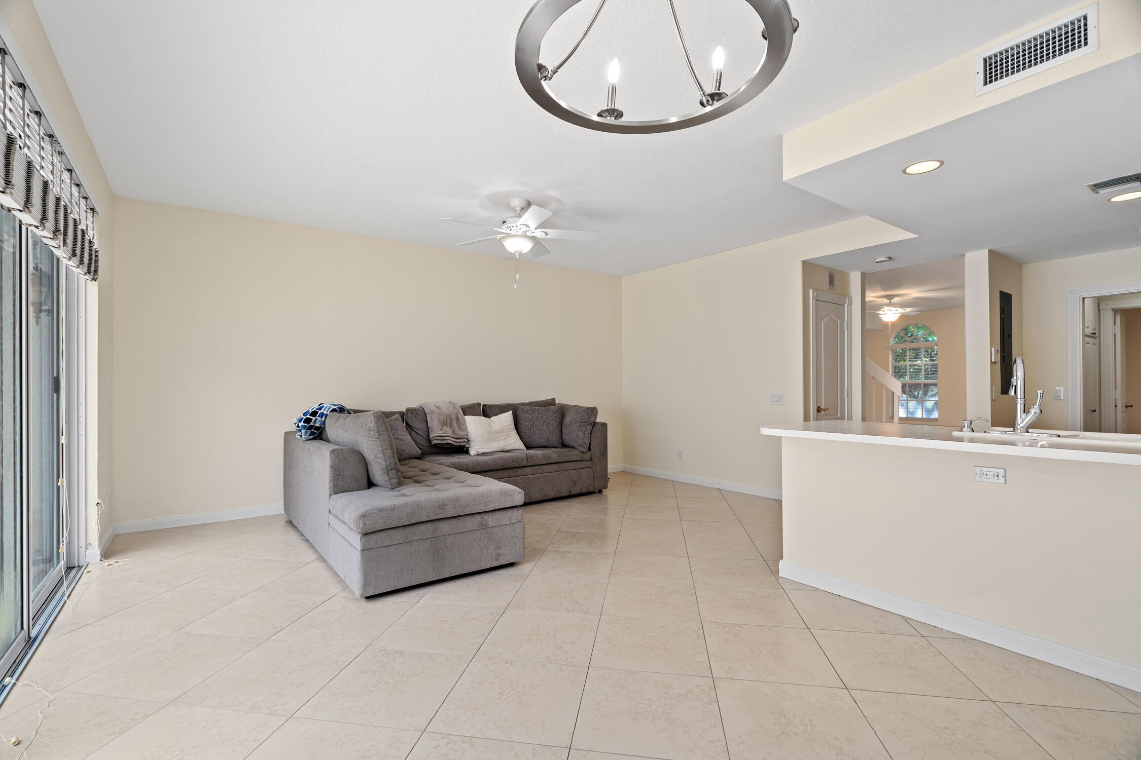 176 Freeport Drive Jupiter, FL 33458 - Photo 12 of 29 DSC00680