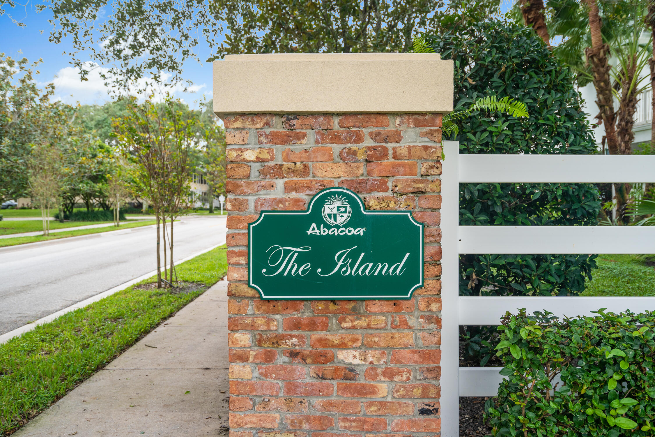 176 Freeport Drive Jupiter, FL 33458 - Photo 2 of 29 DSC00772