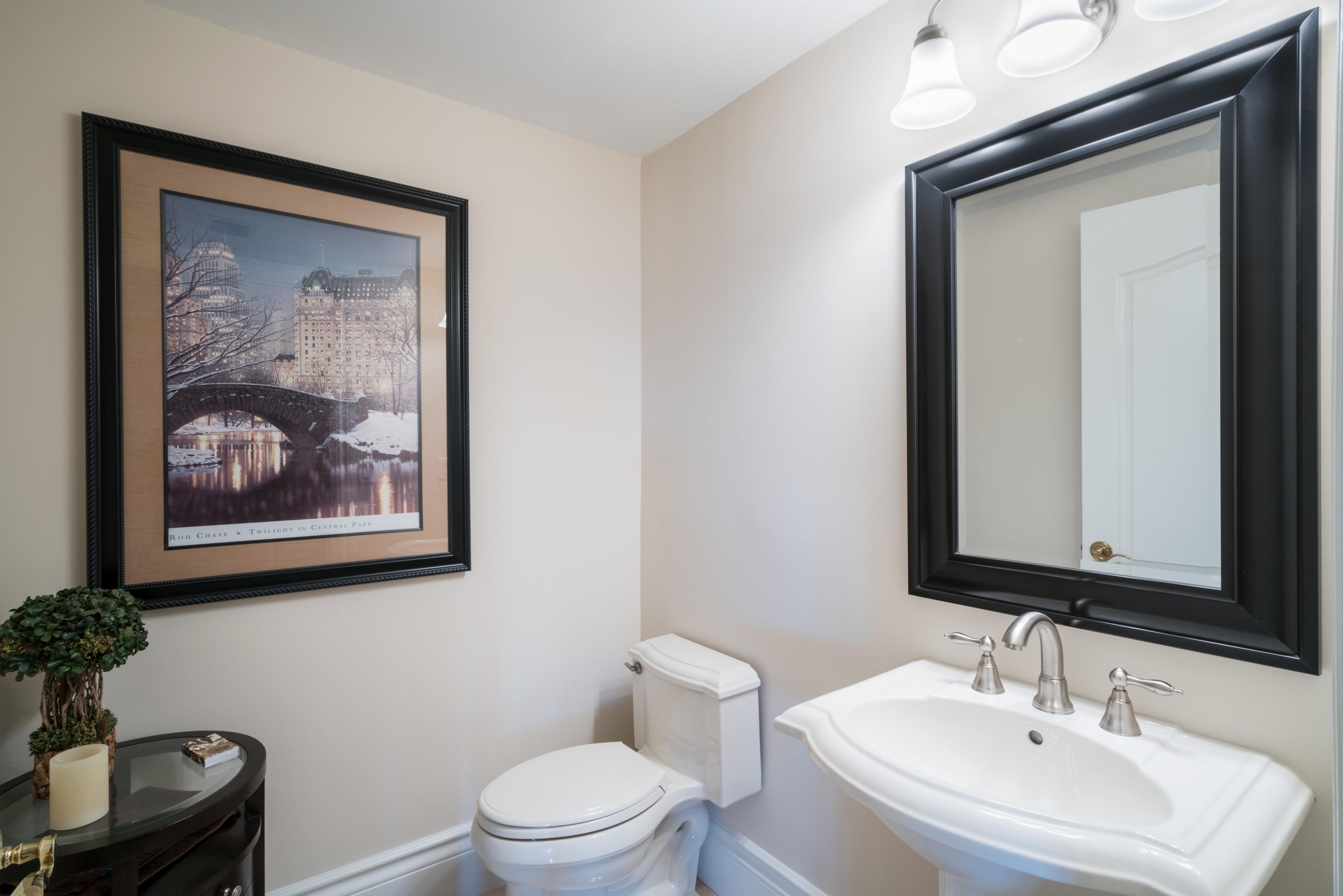 200 East Palmetto Park Road, Unit 402 Boca Raton, FL 33432 - Photo 15 of 38 Powder Room