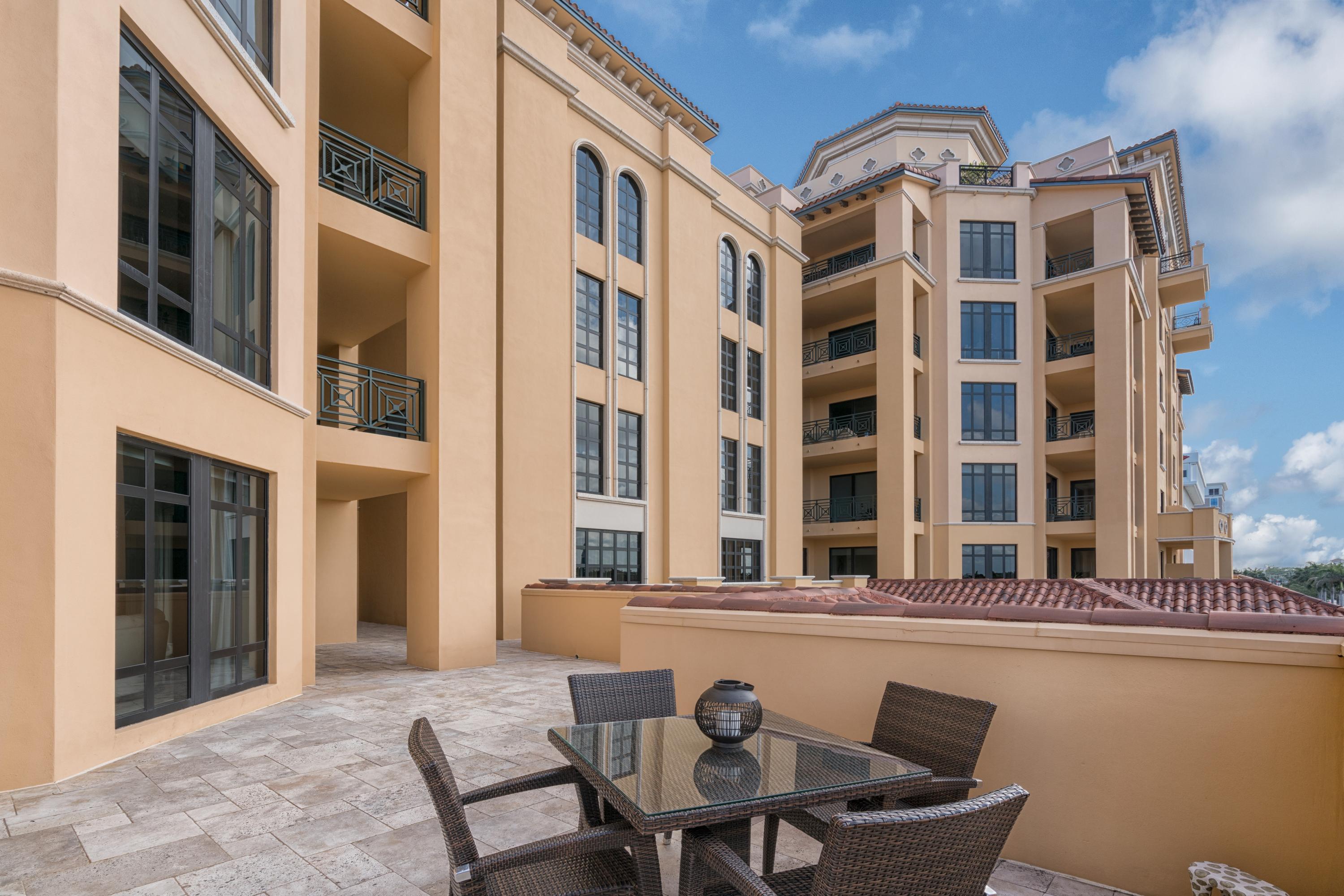 200 East Palmetto Park Road, Unit 402 Boca Raton, FL 33432 - Photo 24 of 38 1,250 s/f Like having a backyard!