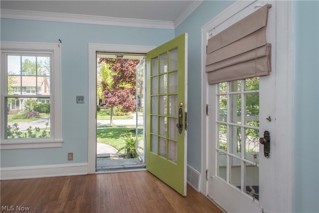 3372 Ormond Road Cleveland, OH 44118 - Photo 4 of 30 Gallery Image 4