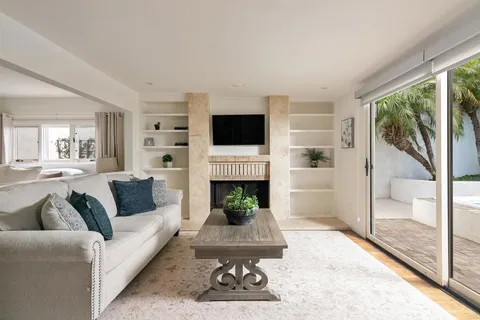 $4,395,000 | 5918 Germaine Lane, La Jolla, CA 92037