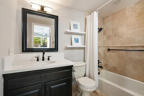 $4,395,000 | 5918 Germaine Lane, La Jolla, CA 92037