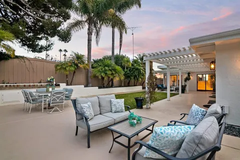 $4,395,000 | 5918 Germaine Lane, La Jolla, CA 92037