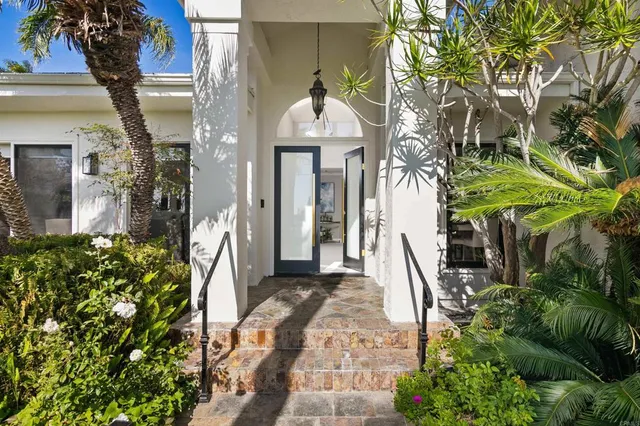 $4,295,000 | 5918 Germaine Lane, La Jolla, CA 92037