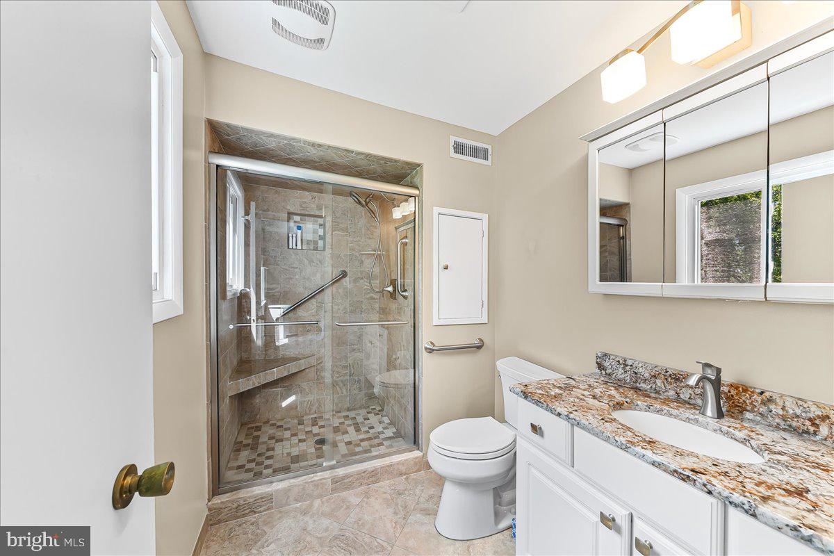 275 Barwynne Road Wynnewood, PA 19096 - Photo 24 of 39 primary bath