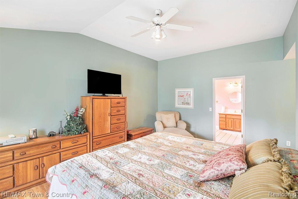 8297 Potter Road Flushing, MI 48433 - Photo 13 of 28