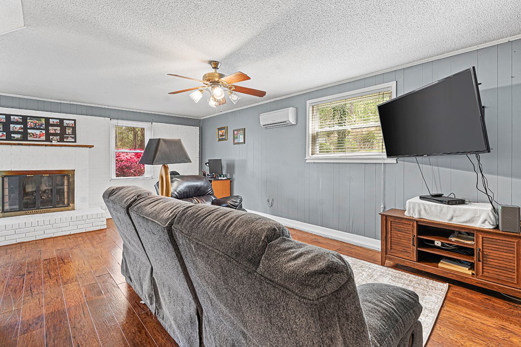 590 Relax Street Waterloo, SC 29384 - Photo 4 of 37