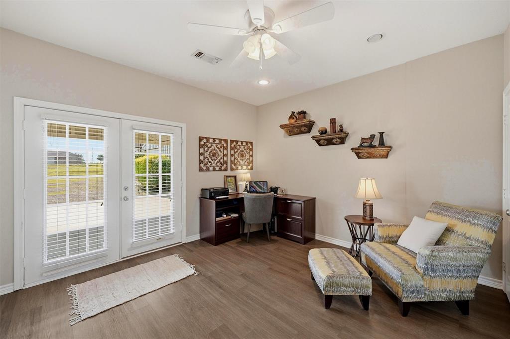 15656 South State Highway 78 Blue Ridge, TX 75424 - Photo 23 of 36 a living room with furniture and a window