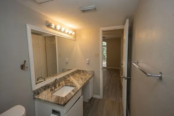 $1,150 | 4647 Wild Indigo Street, Unit 355, Houston, TX 77027