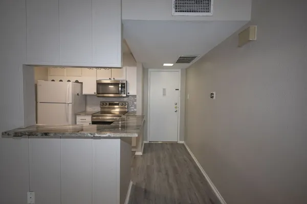 $1,150 | 4647 Wild Indigo Street, Unit 355, Houston, TX 77027