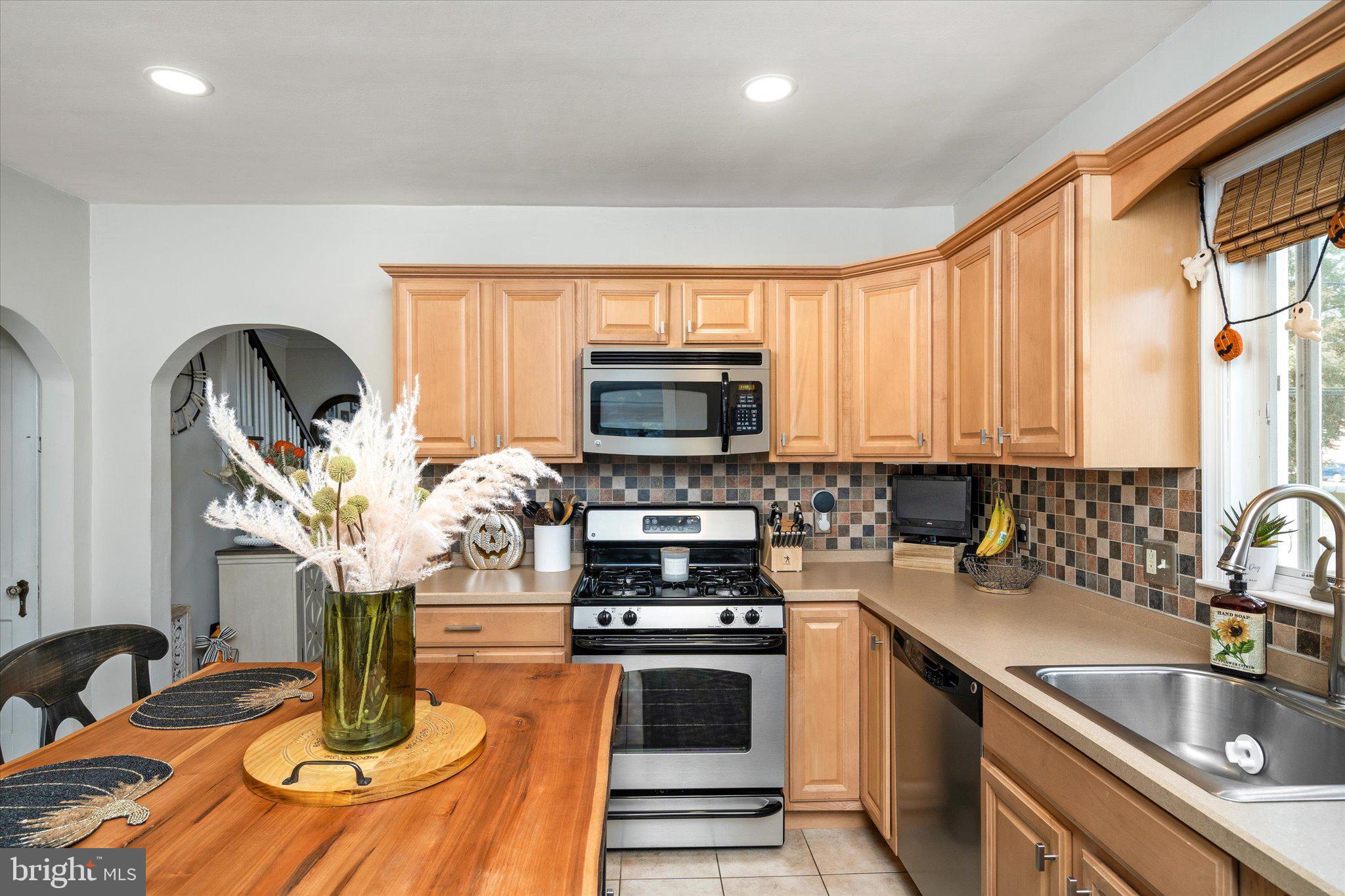 68 Yardville Hamilton Square Road Hamilton, NJ 08620 - Photo 14 of 39 kitchen