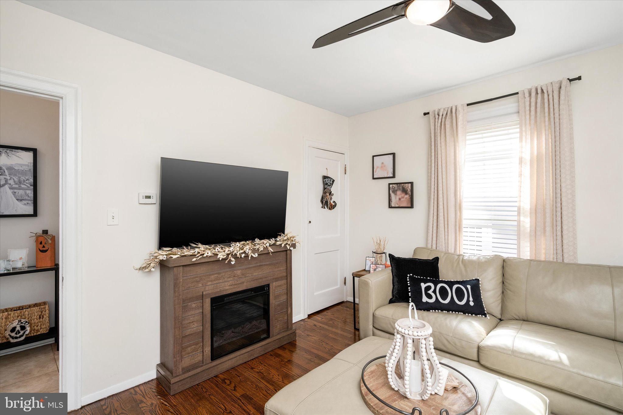 68 Yardville Hamilton Square Road Hamilton, NJ 08620 - Photo 18 of 39 Living room