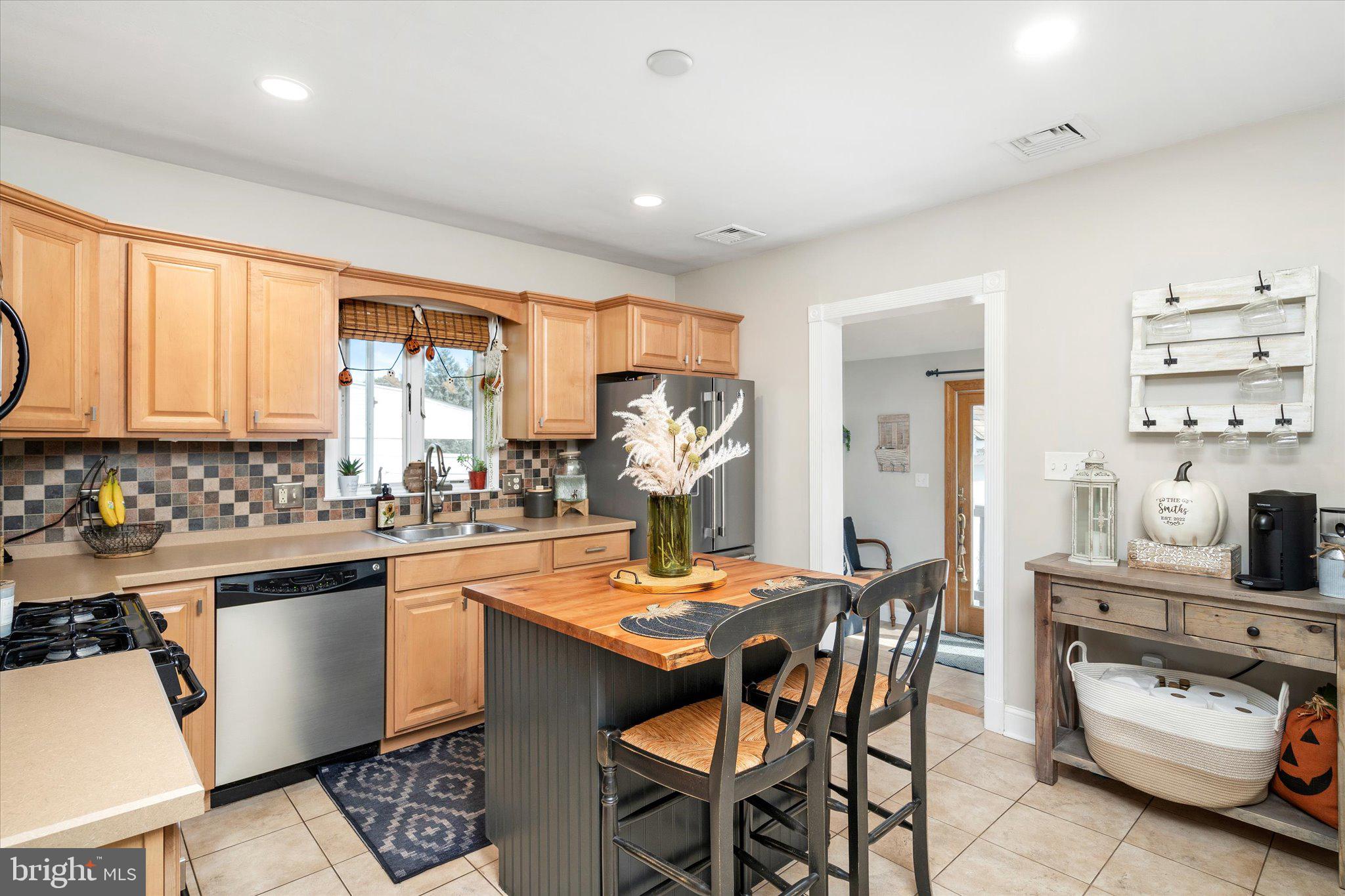68 Yardville Hamilton Square Road Hamilton, NJ 08620 - Photo 10 of 39 kitchen (removable)
