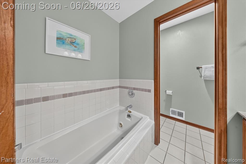 627 West Caledonia Street Howell, MI 48843 - Photo 33 of 66