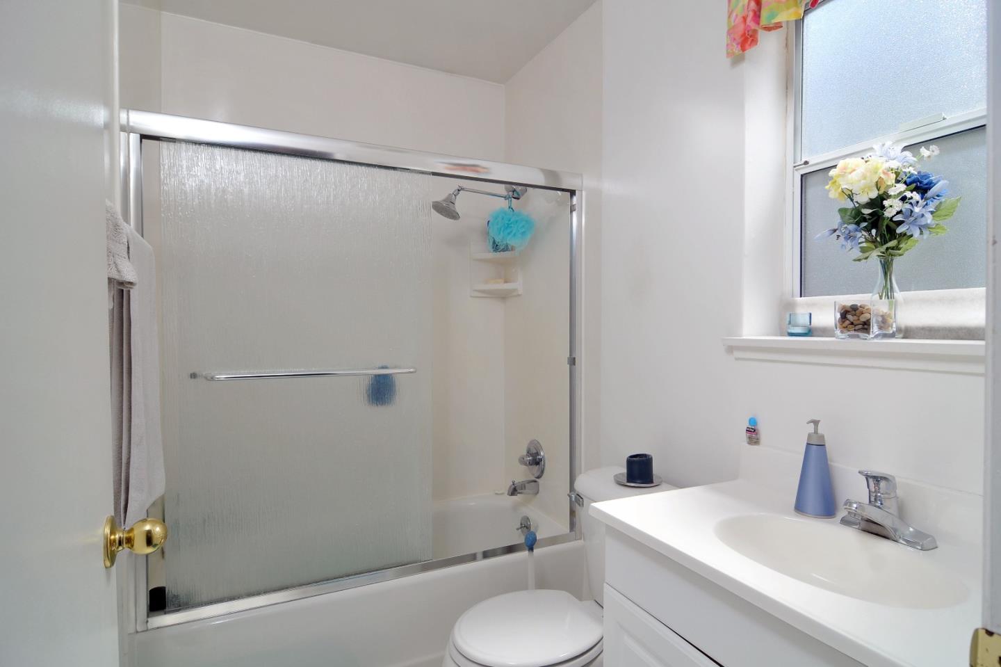 184 Centre Street Mountain View, CA 94041 - Photo 14 of 48