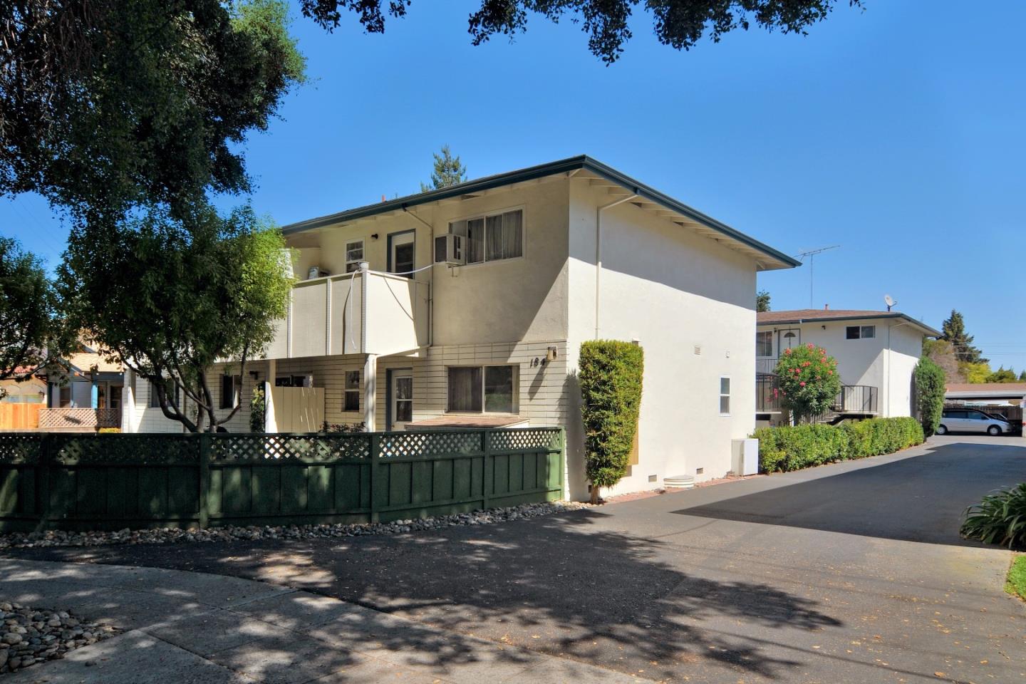 184 Centre Street Mountain View, CA 94041 - Photo 2 of 48