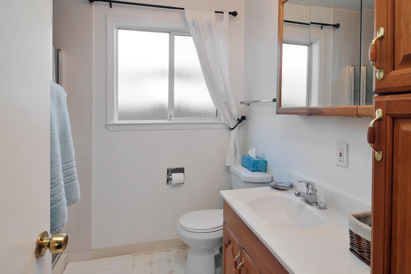 184 Centre Street Mountain View, CA 94041 - Photo 25 of 48