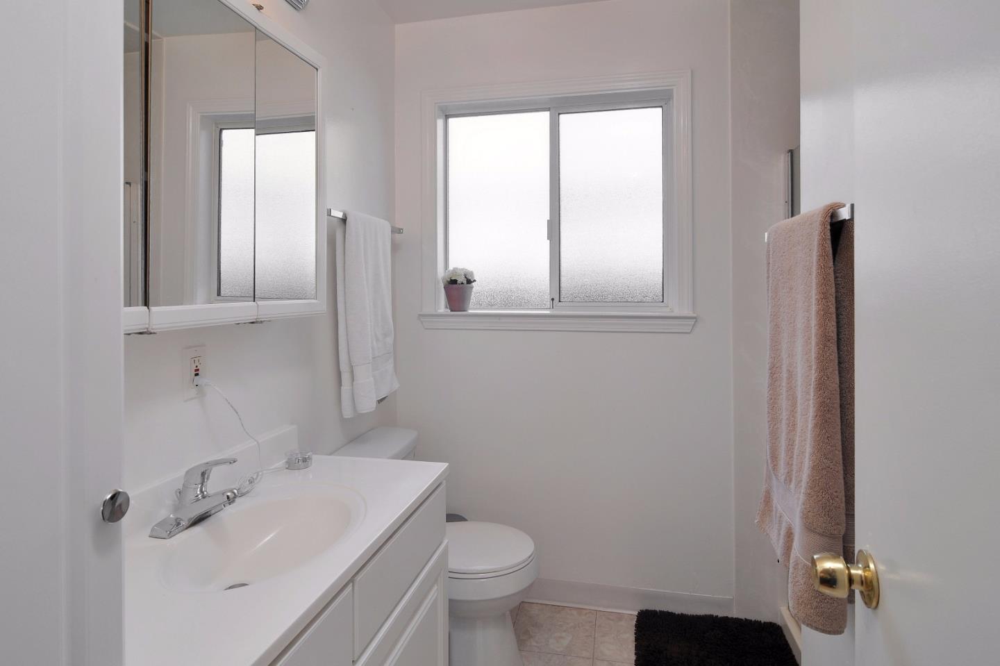 184 Centre Street Mountain View, CA 94041 - Photo 29 of 48