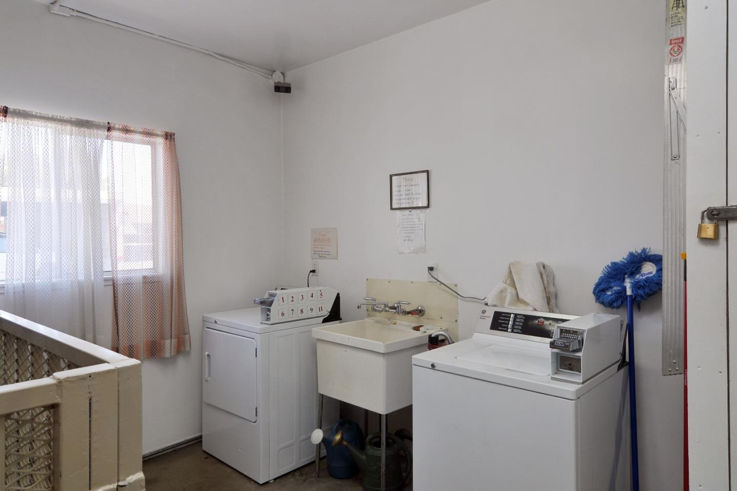 184 Centre Street Mountain View, CA 94041 - Photo 47 of 48