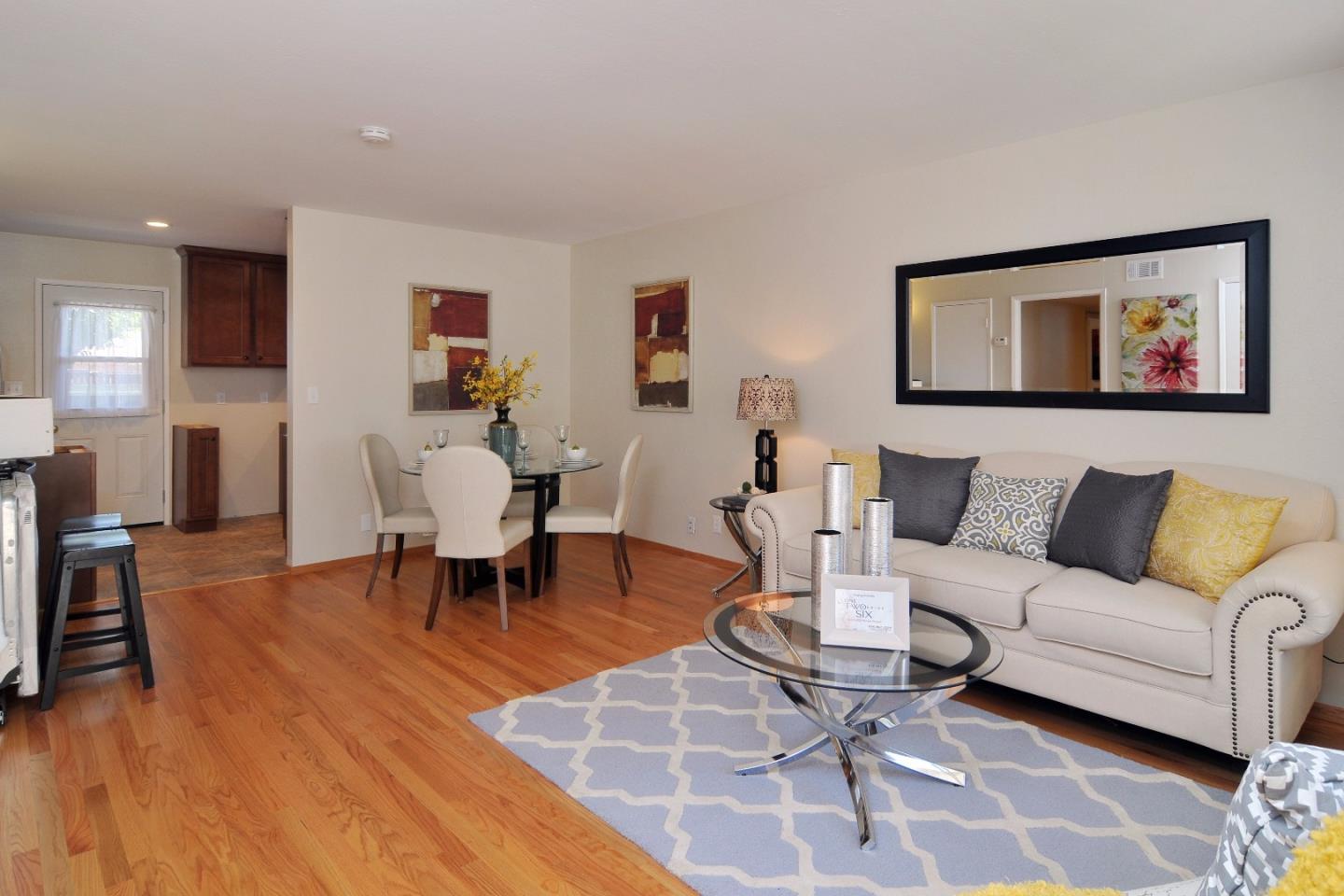 184 Centre Street Mountain View, CA 94041 - Photo 5 of 48